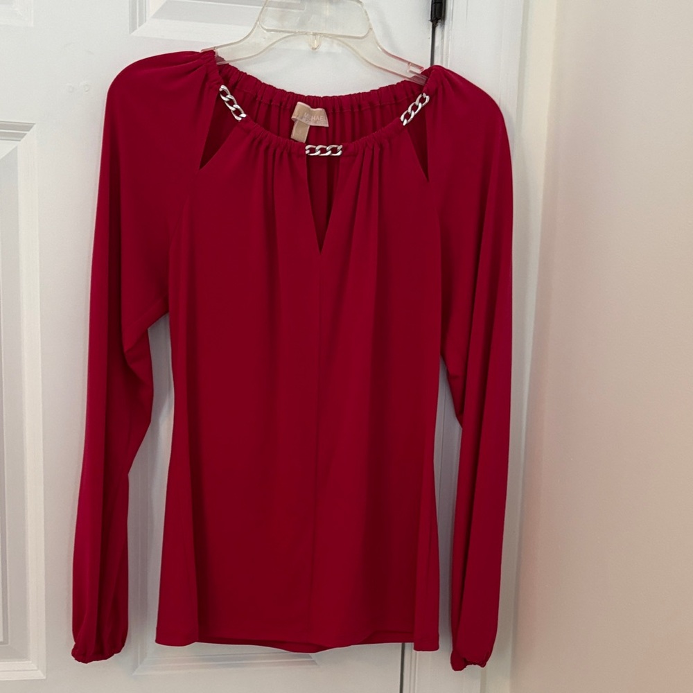 Elegant Women's Top with Chain Detail